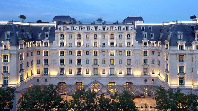 Sejarah Hotel Mewah Legendaris